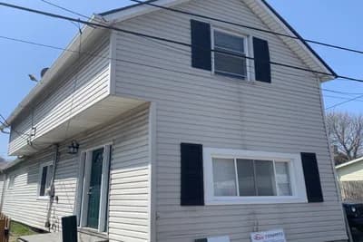 2094 W 34th Place