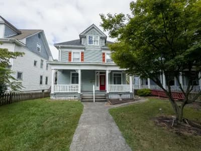 1411 Clarke Ave SW