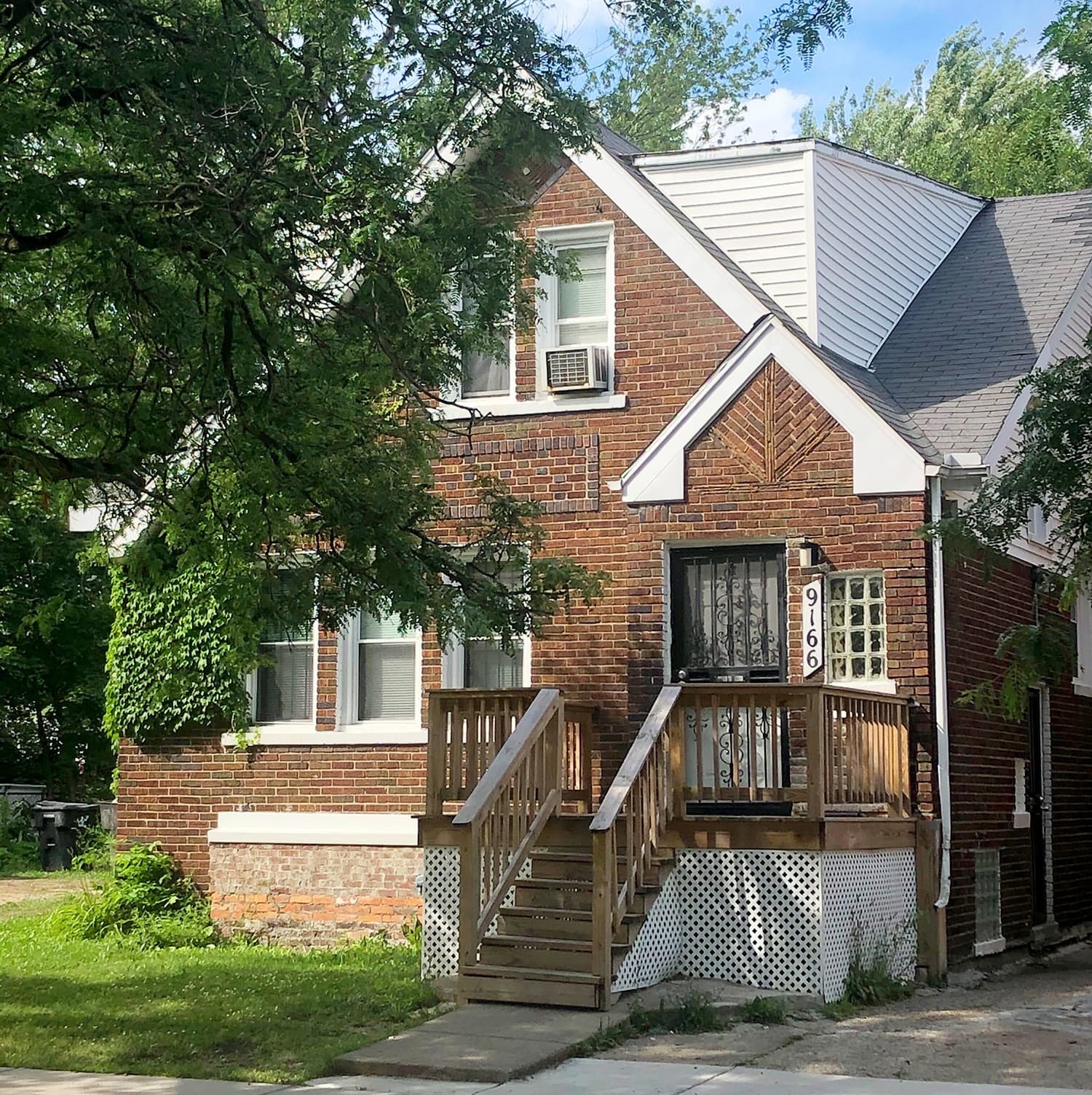 9166 Devonshire Rd, Detroit, MI 48224