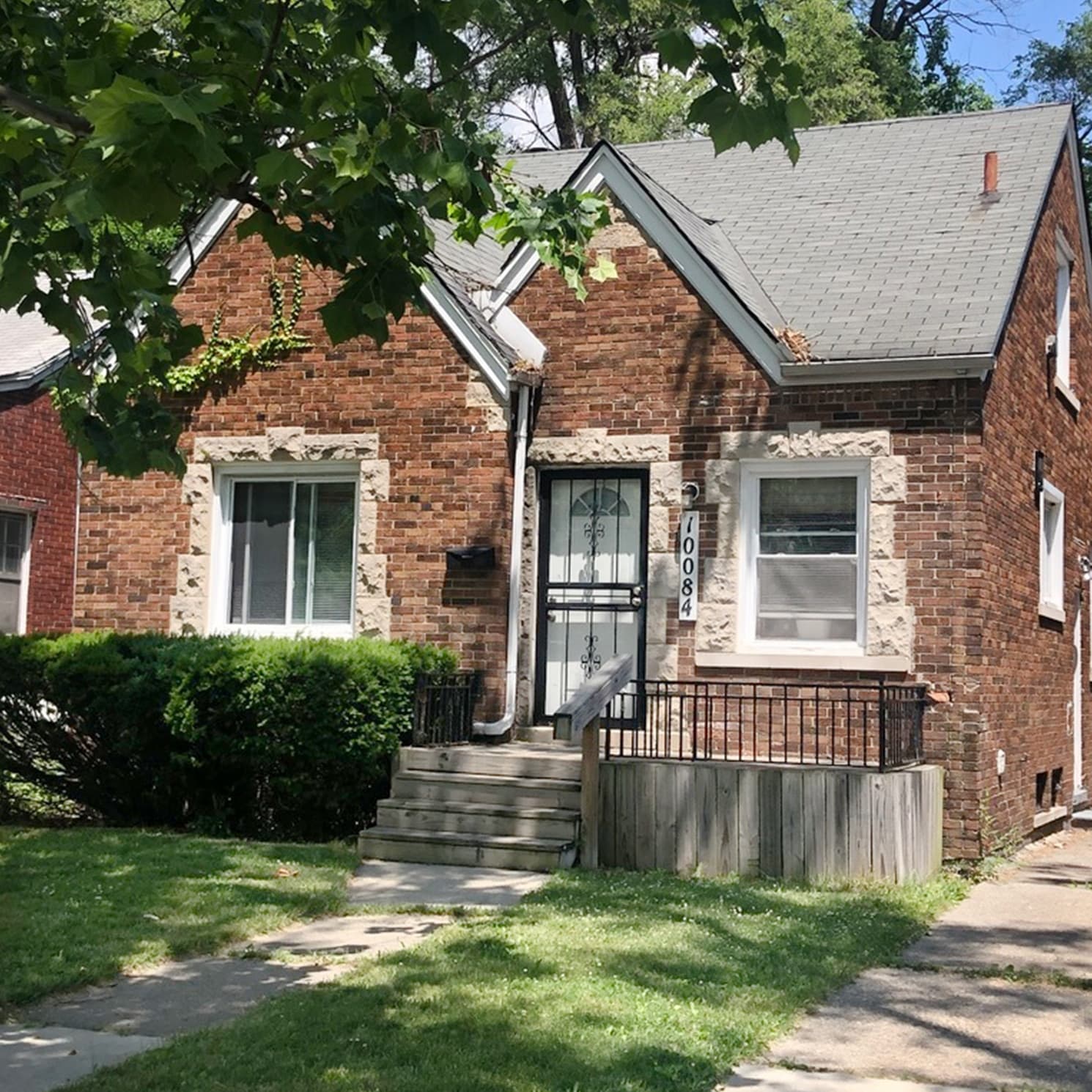10084 Grayton St, Detroit, MI 48224
