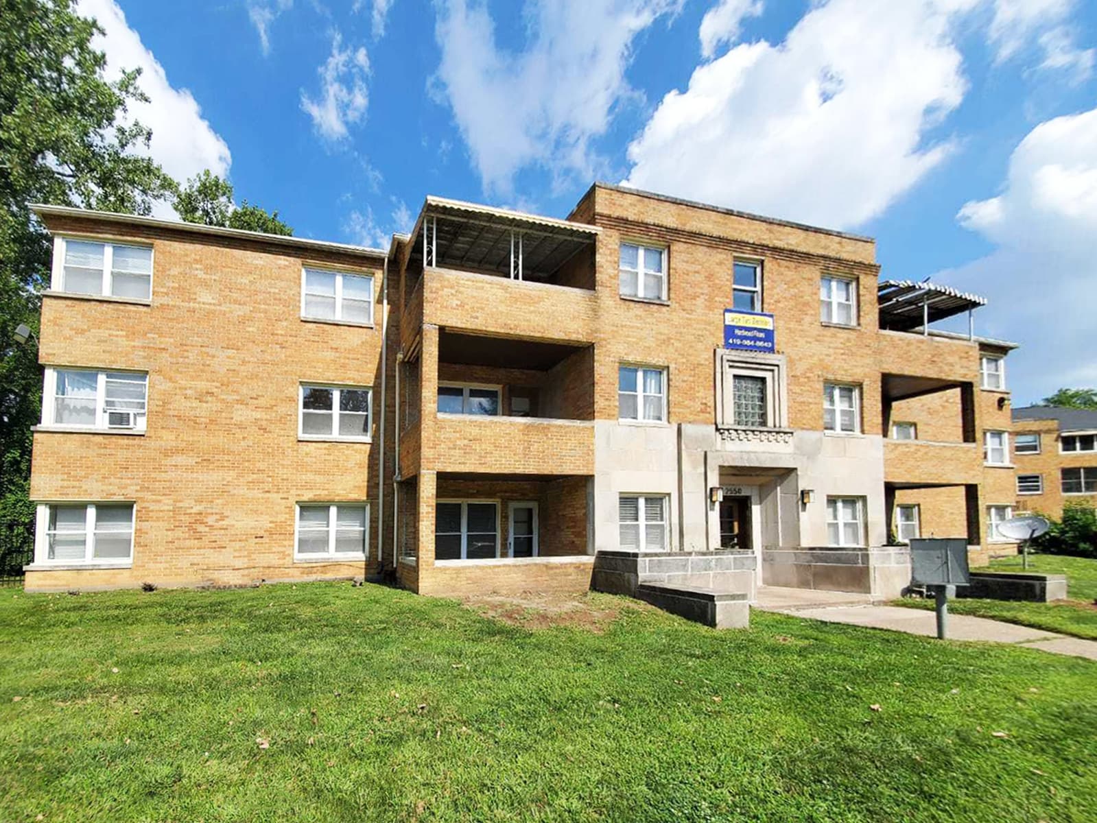 2550 Greenway St, Toledo, OH 43607