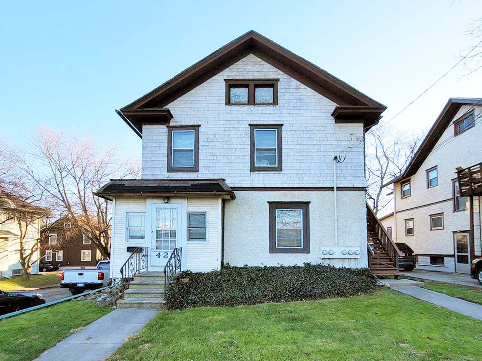 425 Steward Ave, Jackson, MI 49201