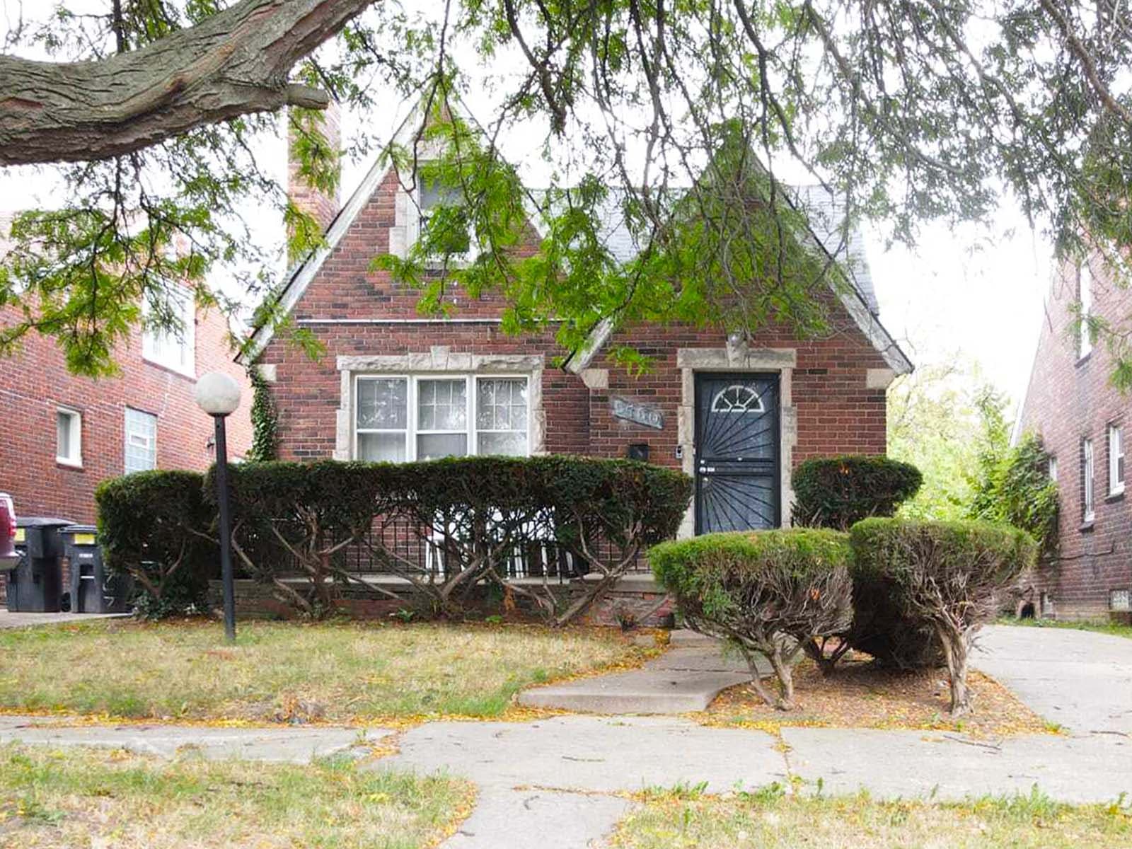 5760 Lakepointe St, Detroit, MI 48224