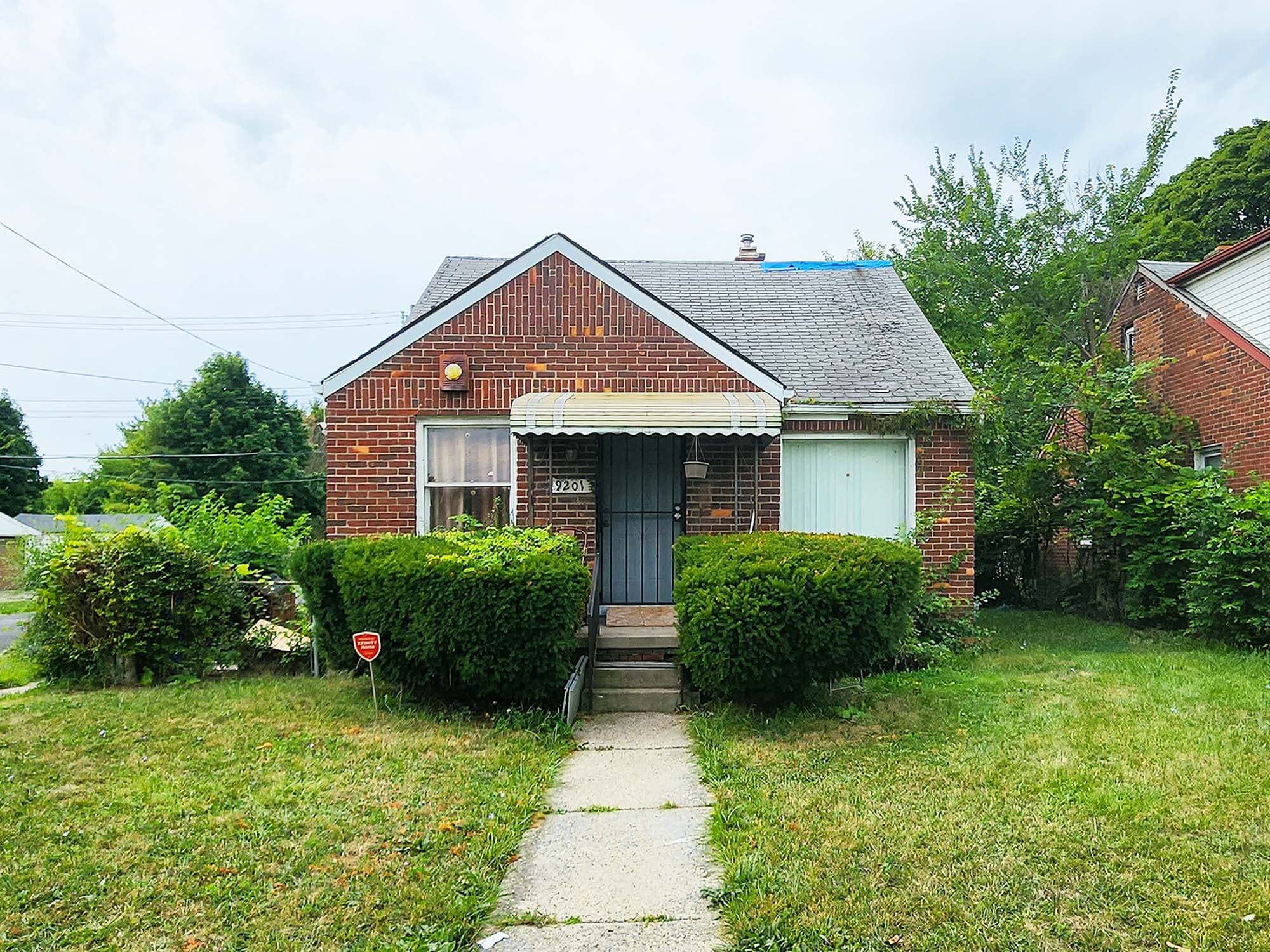 9201 Longacre St, Detroit, MI 48228