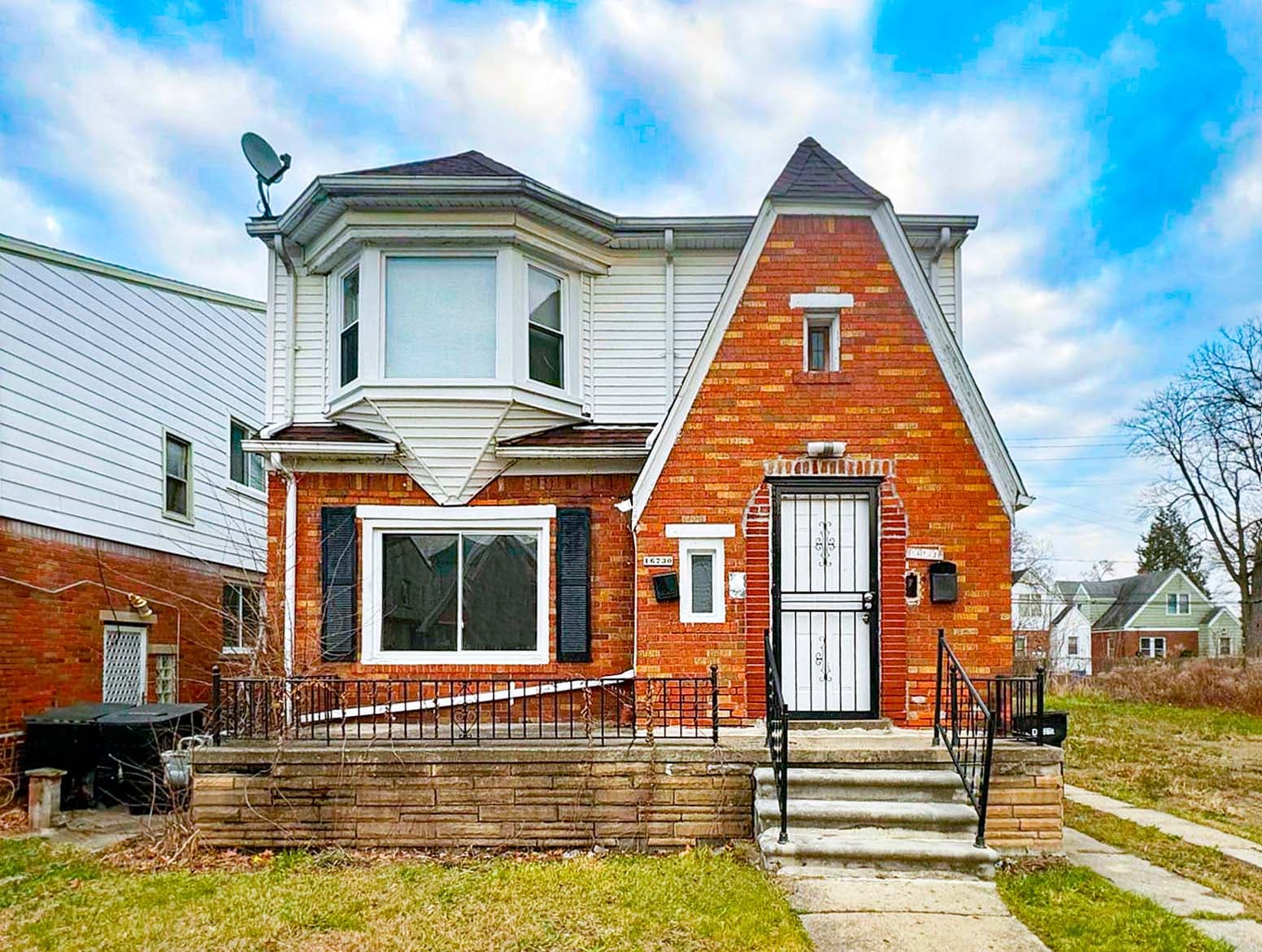 16728-16730 Woodingham Dr, Detroit, MI 48221