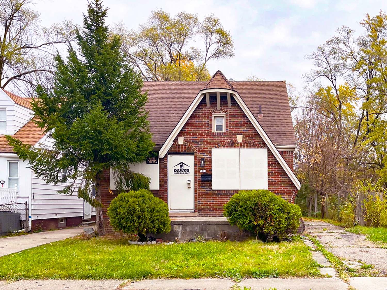 8644 Greenview Ave, Detroit, MI 48228
