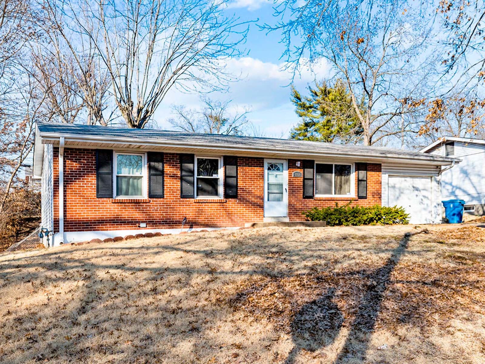 1559 Hudson Rd, St. Louis, MO 63136