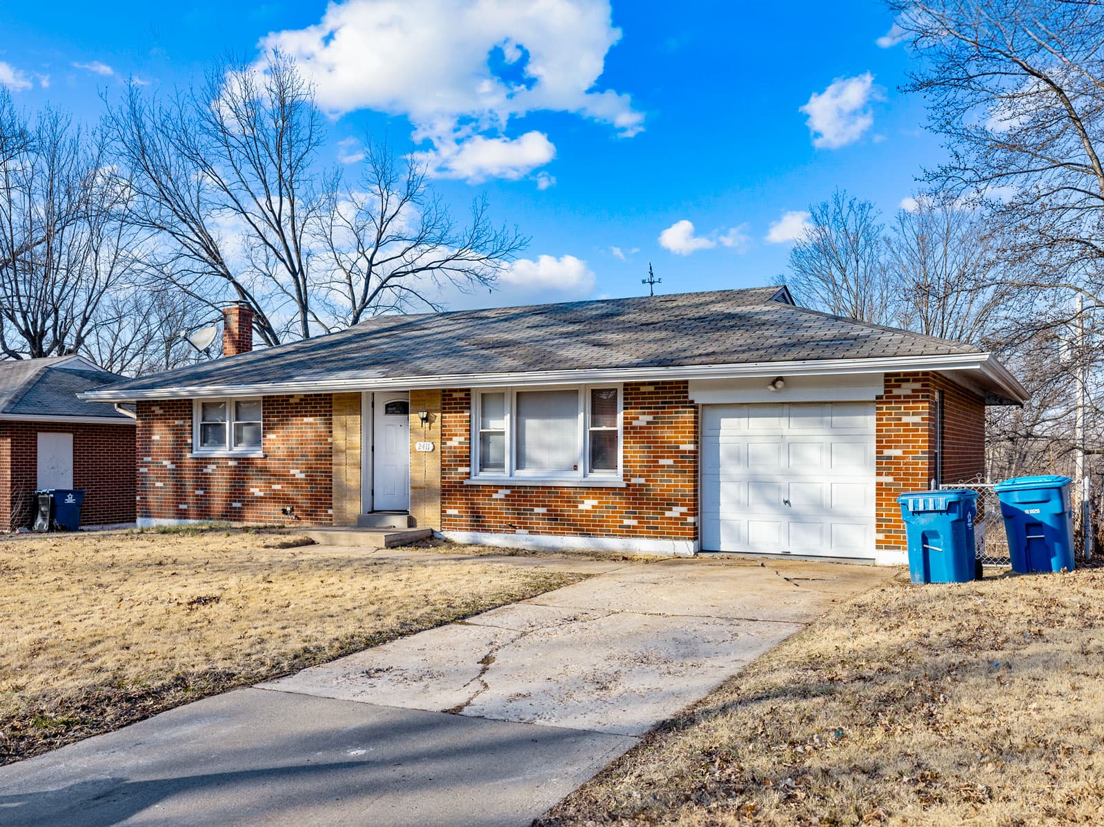 2411 Caverhill Dr, St. Louis, MO 63136