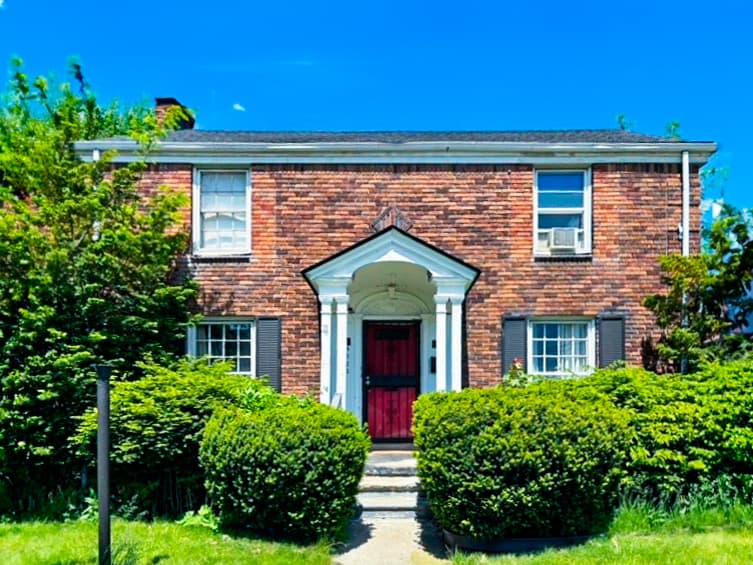 8225 Rolyat St, Detroit, MI 48234