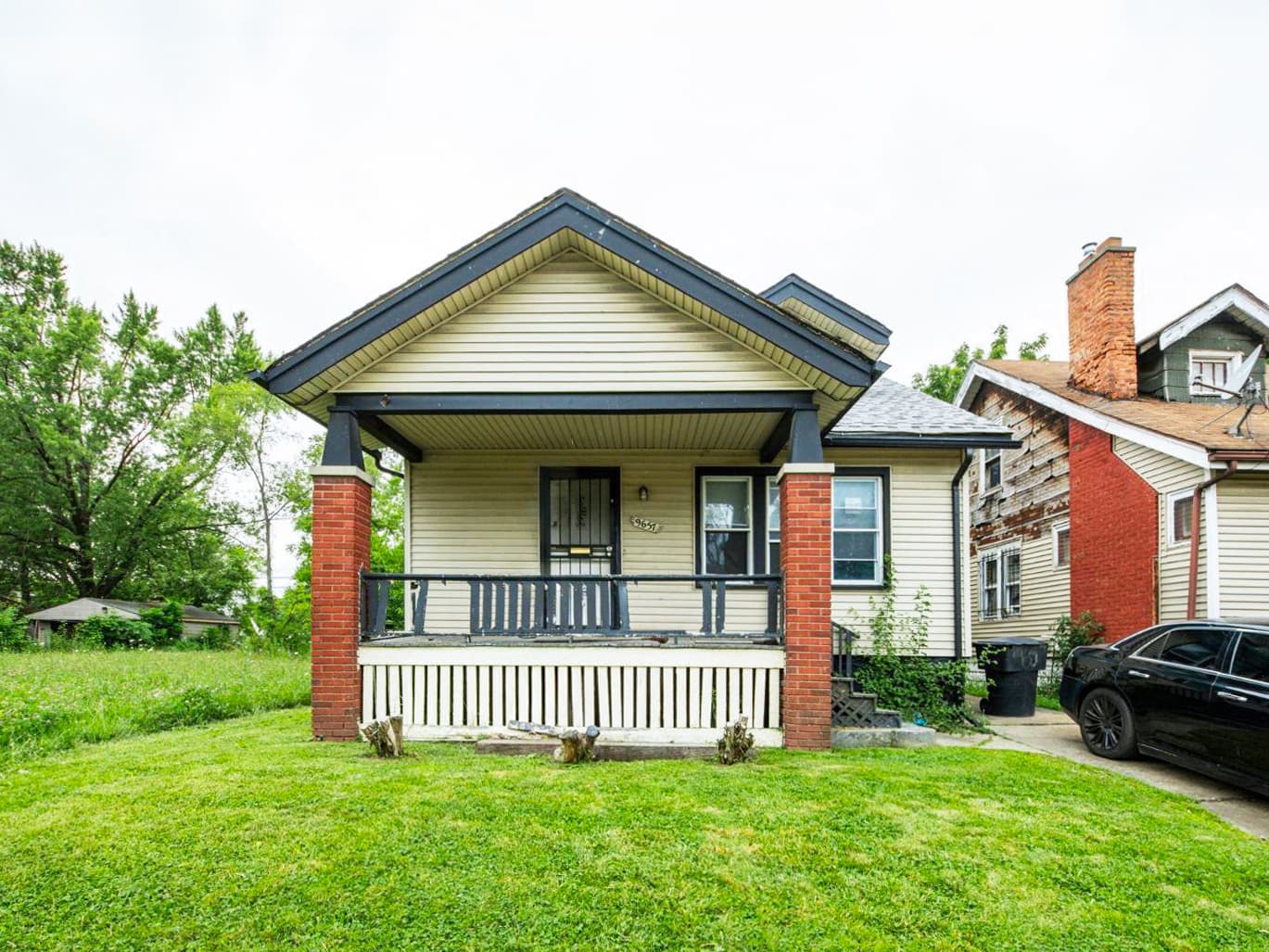 9657 Manor St, Detroit, MI 48204