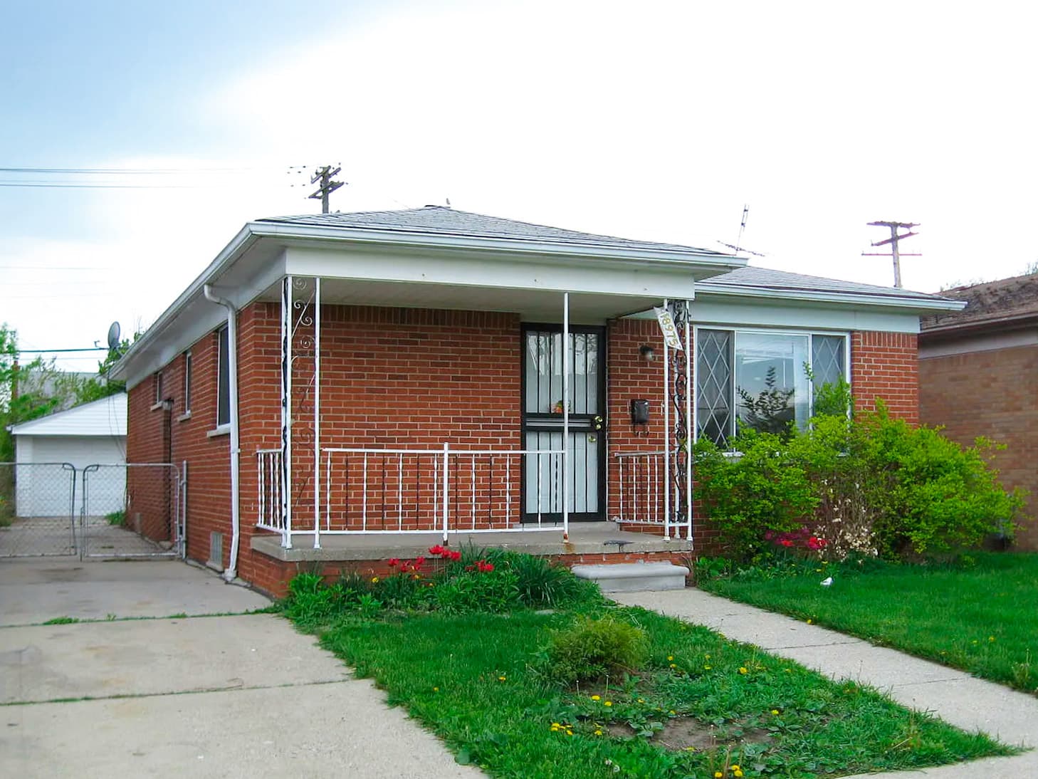 18975 Albion St, Detroit, MI 48234