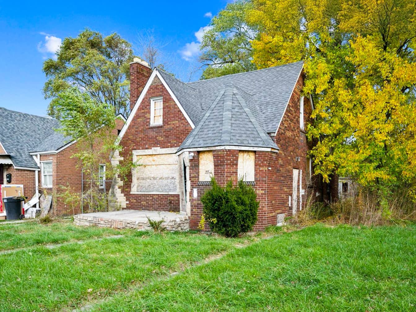 9500 Wayburn St, Detroit, MI 48224