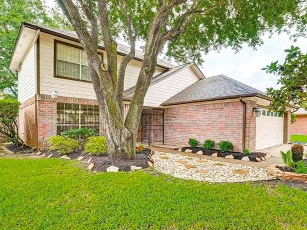 16131 Canaridge Dr, Houston, TX 77053