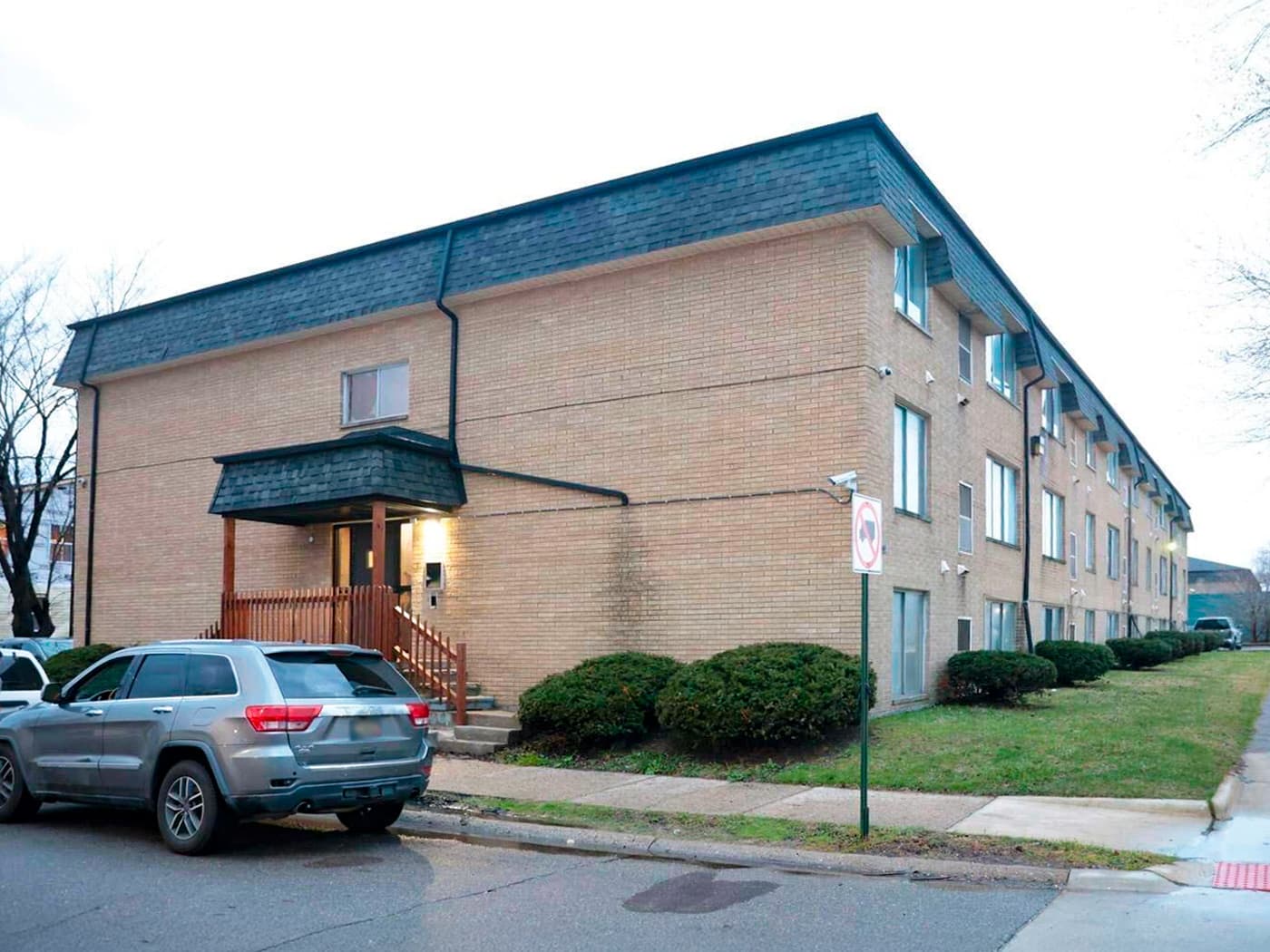 18401 Joy Rd, Detroit, MI 48228