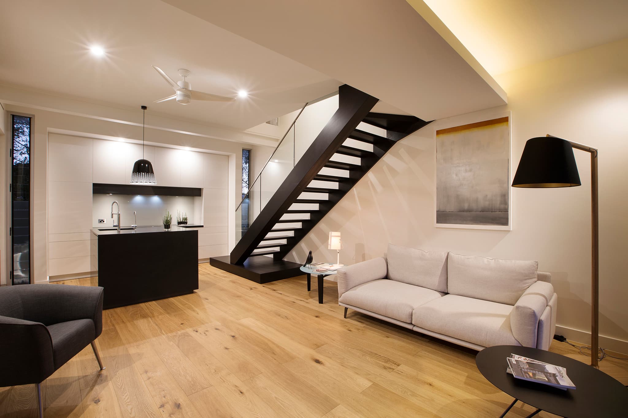 4/6 Miller St