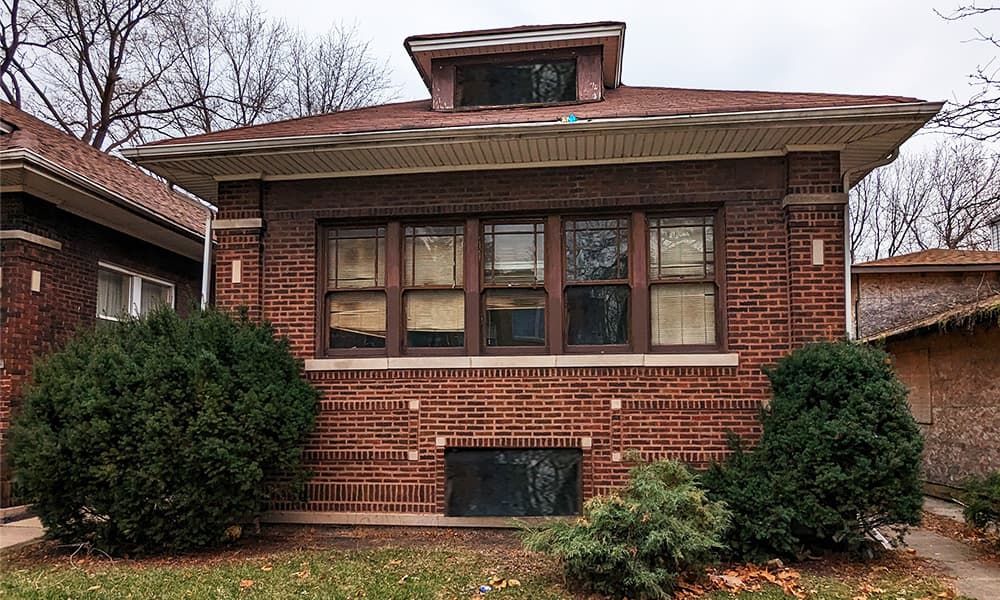 7923 South Manistee Av.