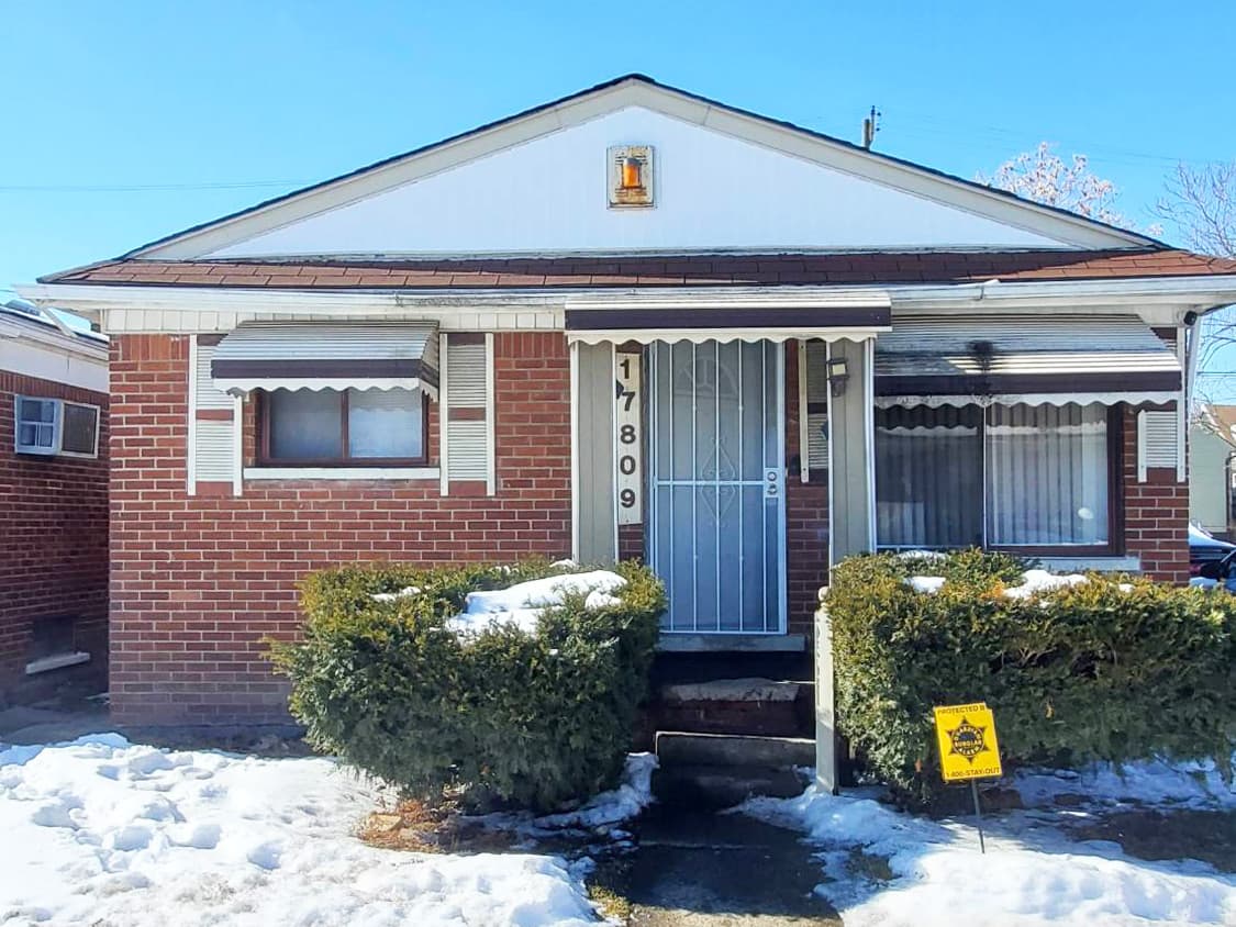 17809 Charest St, Detroit, MI 48212