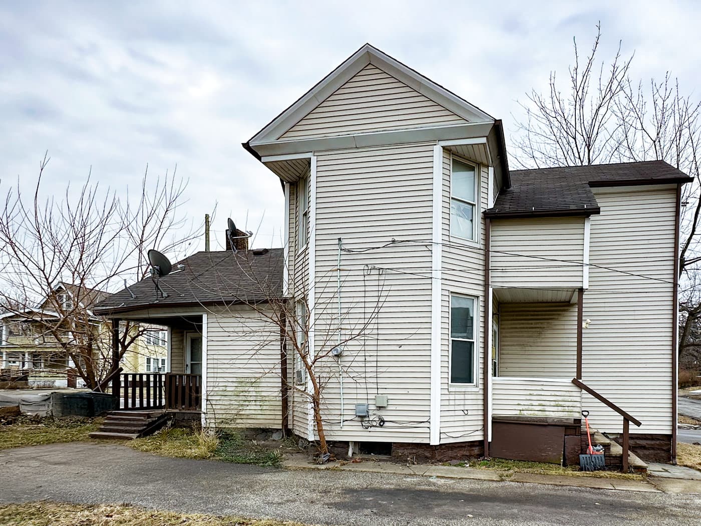 2903 E 61st St, Cleveland, OH 44217