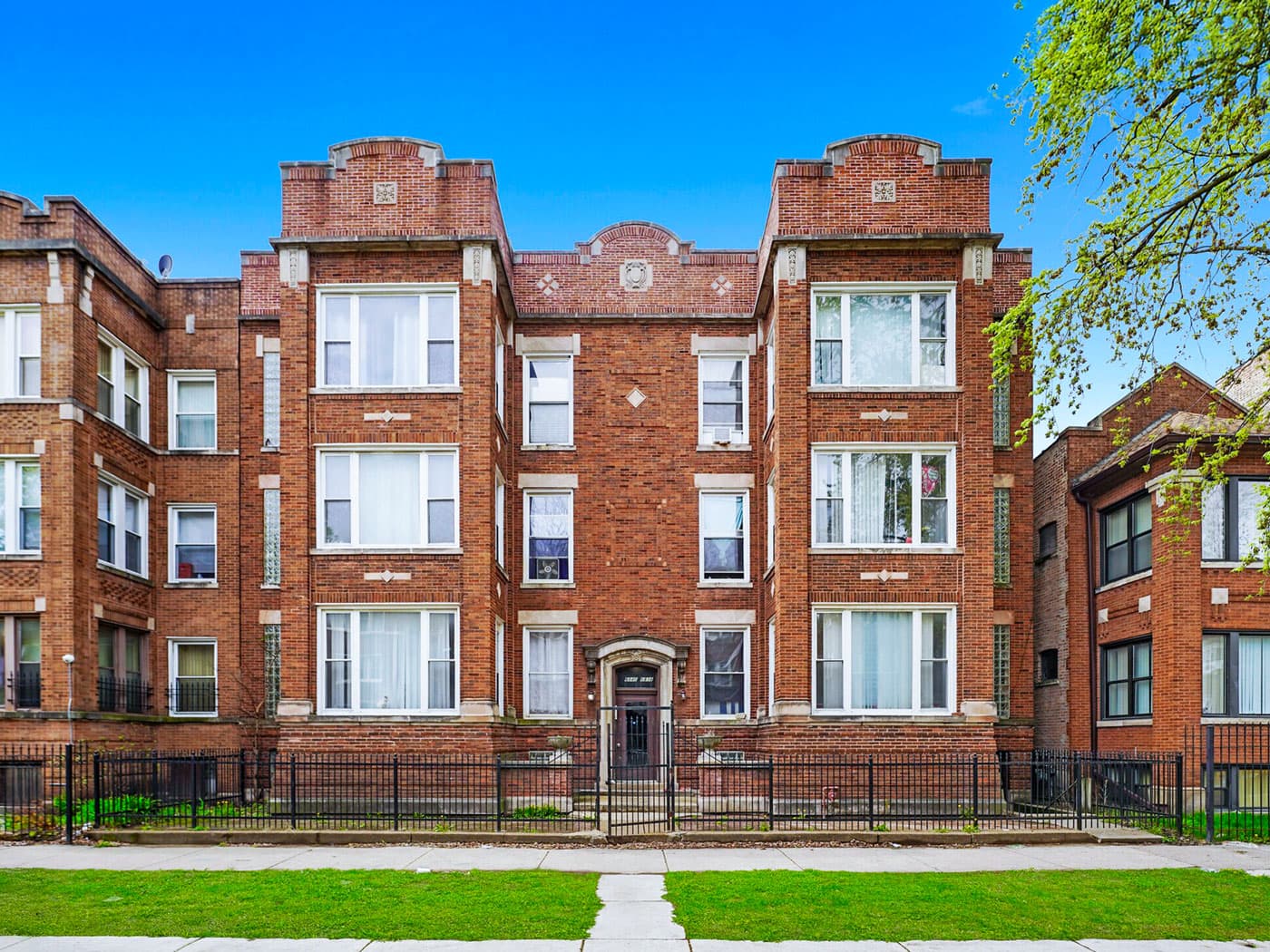 6838 S Ridgeland Ave, Chicago, IL 60649